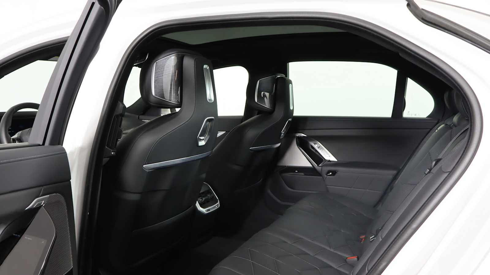 used 2024 BMW i7 car, priced at $112,398