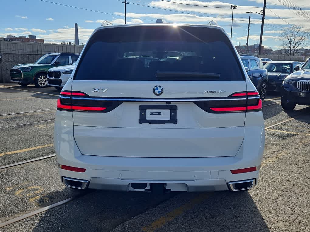 new 2025 BMW X7 car, priced at $88,625