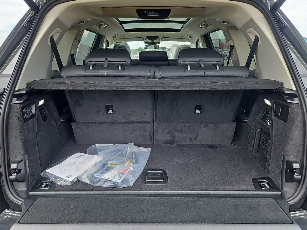 new 2026 BMW X7 car, priced at $94,215