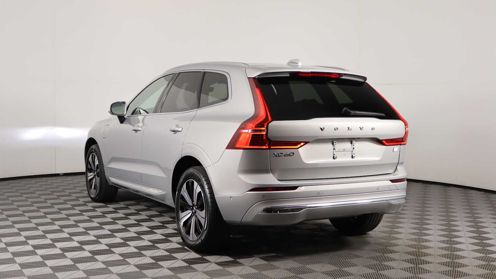 used 2023 Volvo XC60 Recharge Plug-In Hybrid car, priced at $45,798