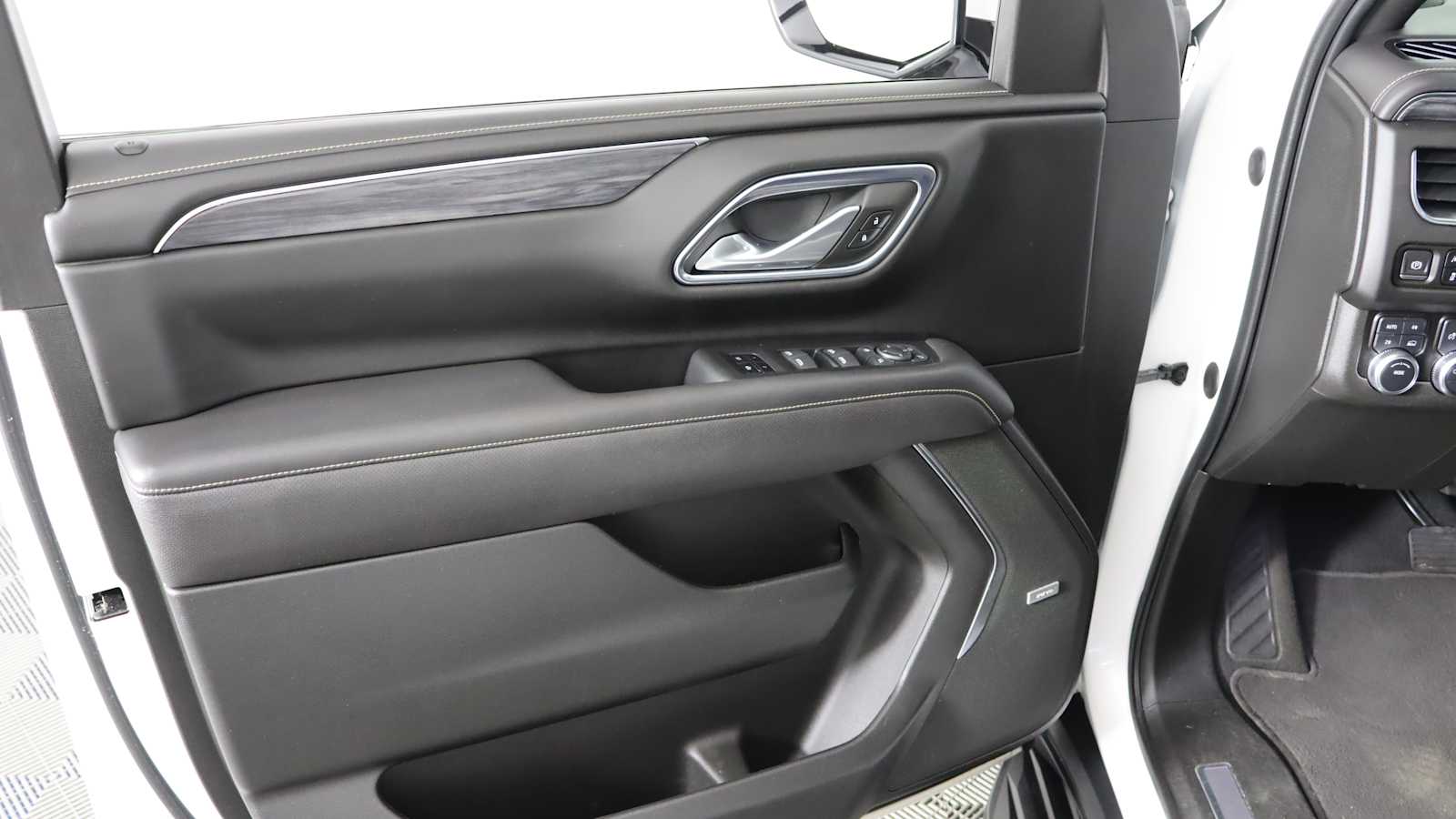 used 2022 GMC Yukon XL car, priced at $51,898