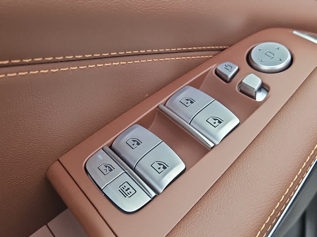 new 2025 BMW X7 car, priced at $92,975