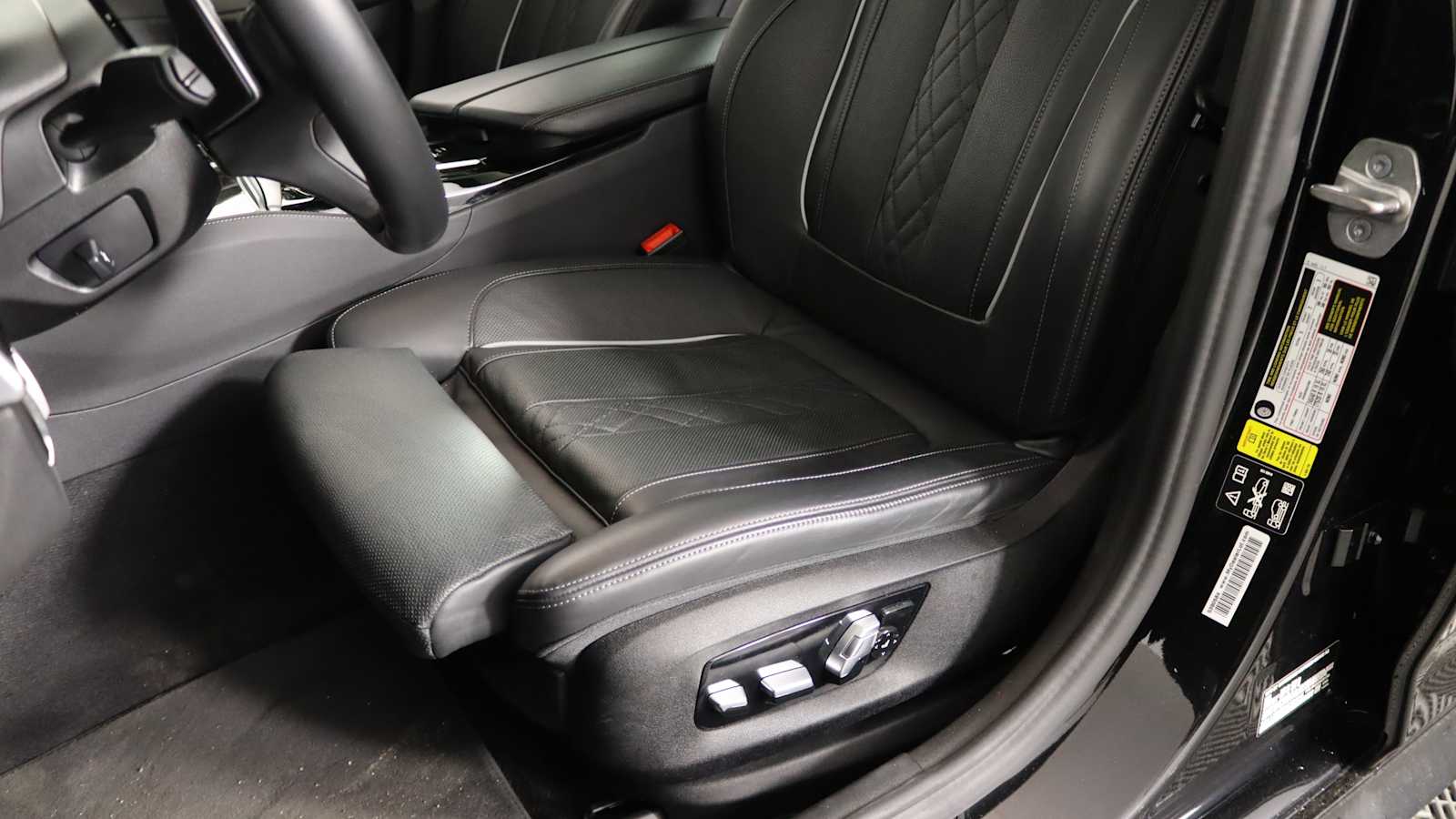 used 2022 BMW M550i car, priced at $57,798