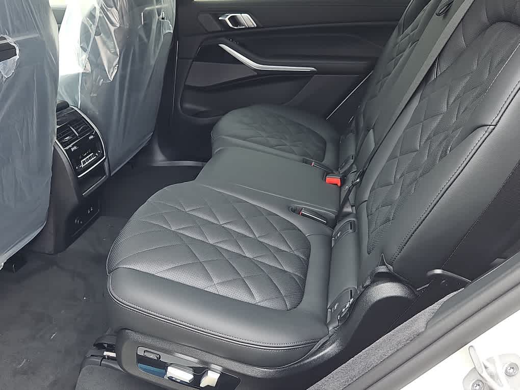 new 2026 BMW X7 car, priced at $97,115