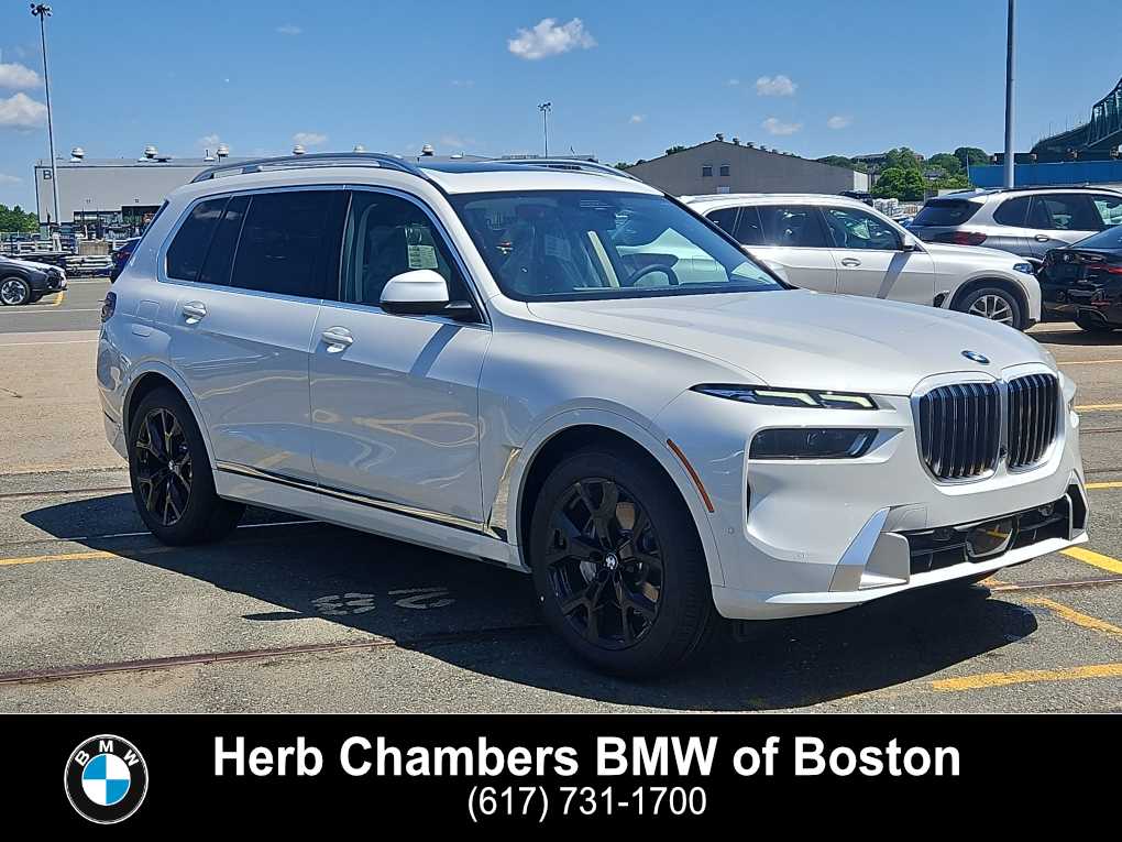 new 2025 BMW X7 car, priced at $92,175