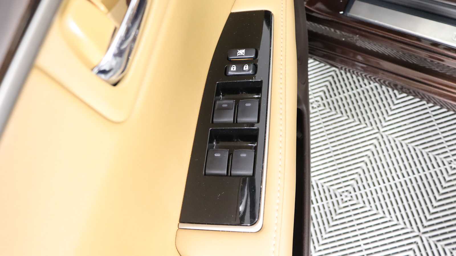 used 2018 Lexus ES 350 car, priced at $27,798