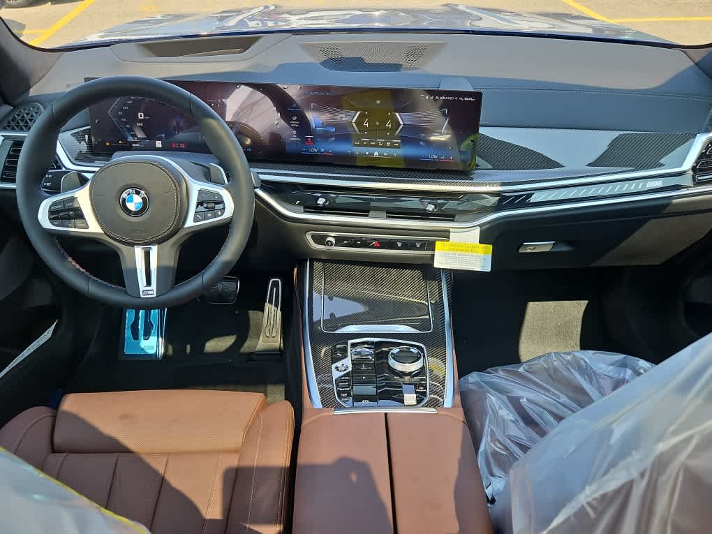 new 2025 BMW X7 car, priced at $119,040