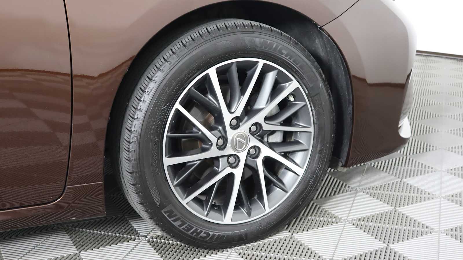 used 2018 Lexus ES 350 car, priced at $27,798