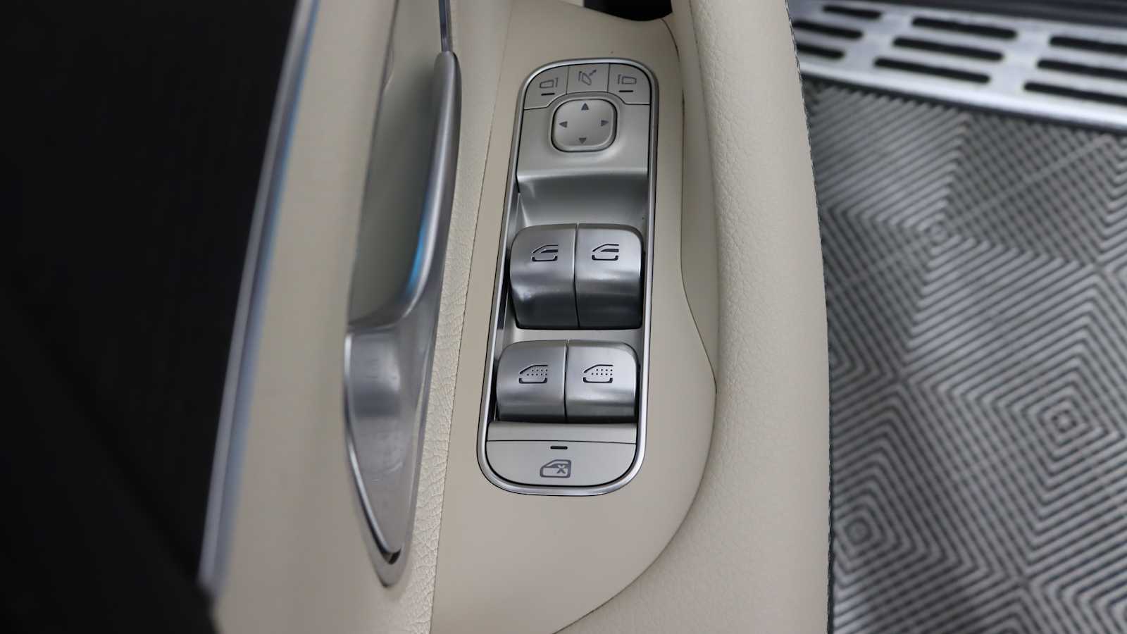 used 2021 Mercedes-Benz GLE 350 car, priced at $39,798