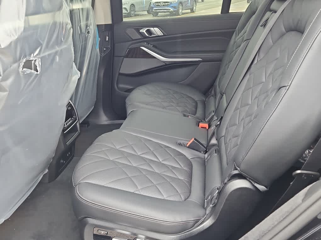new 2026 BMW X7 car, priced at $92,575
