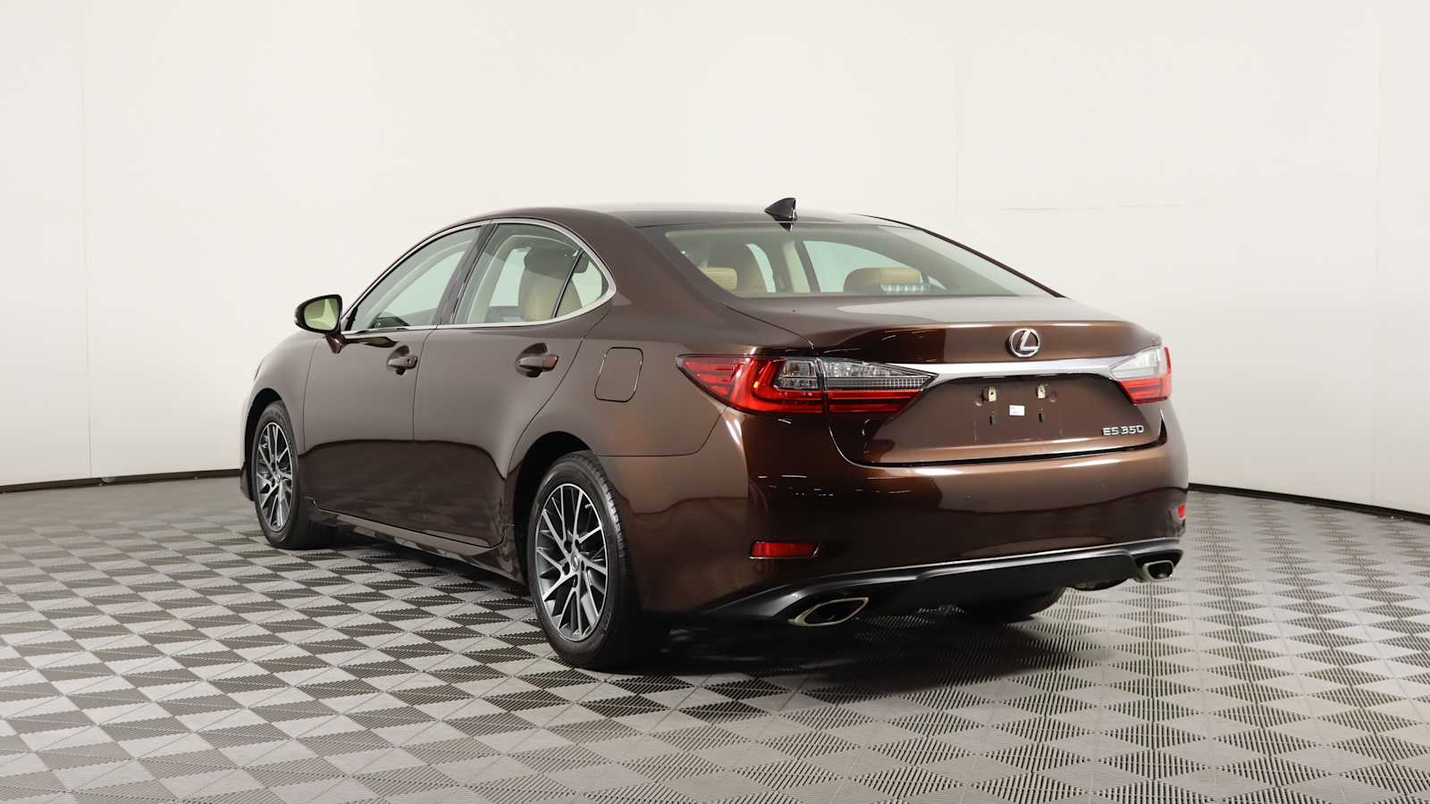 used 2018 Lexus ES 350 car, priced at $27,798