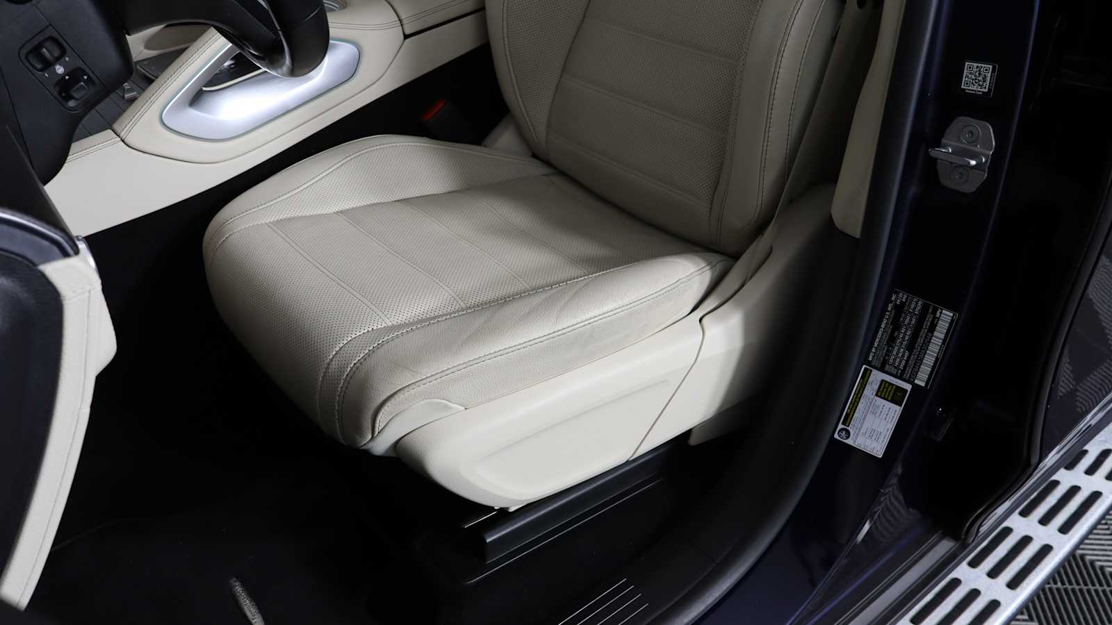 used 2021 Mercedes-Benz GLE 350 car, priced at $39,798