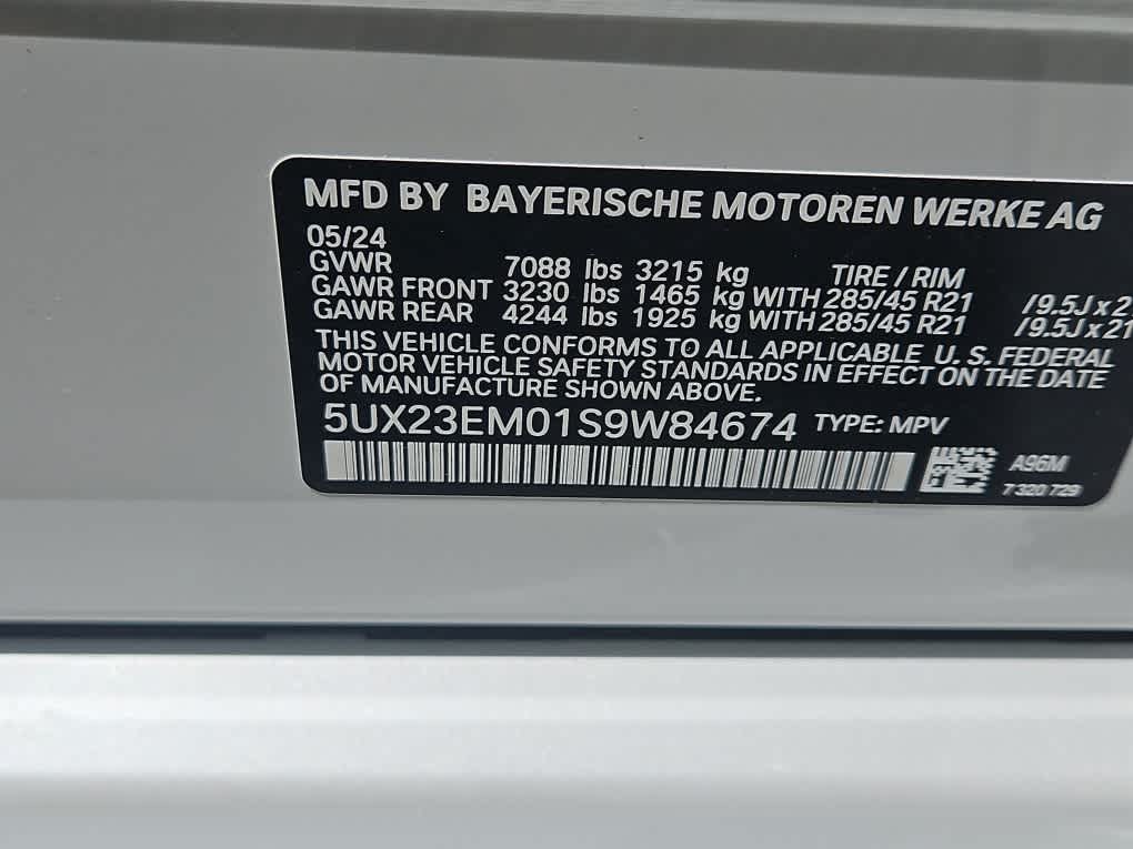 new 2025 BMW X7 car, priced at $92,175