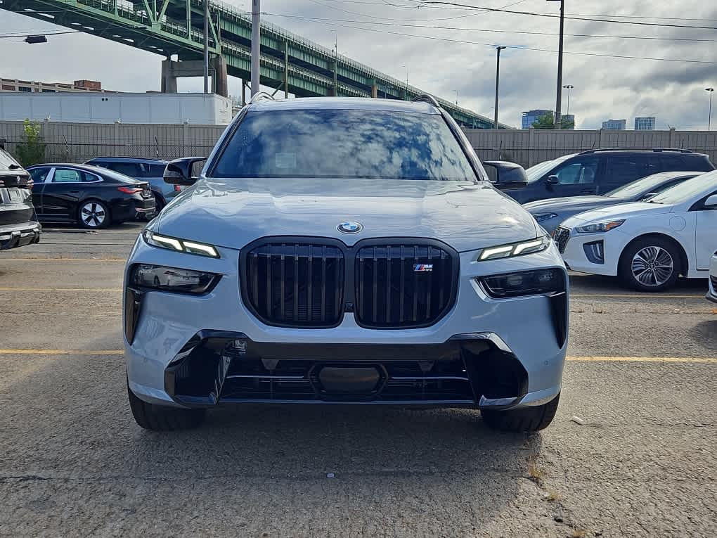 new 2025 BMW X7 car, priced at $120,425