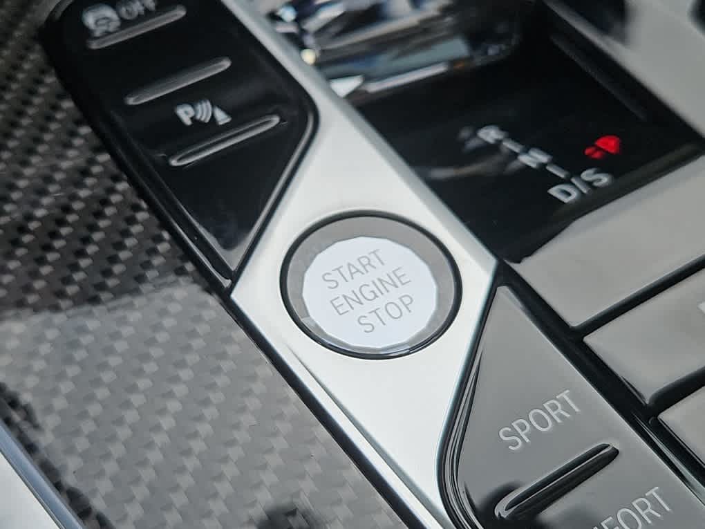new 2026 BMW X7 car, priced at $125,295