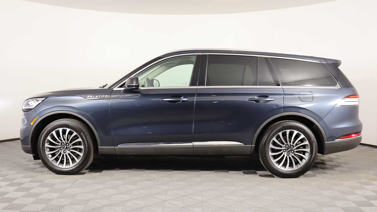 used 2022 Lincoln Aviator car, priced at $41,698