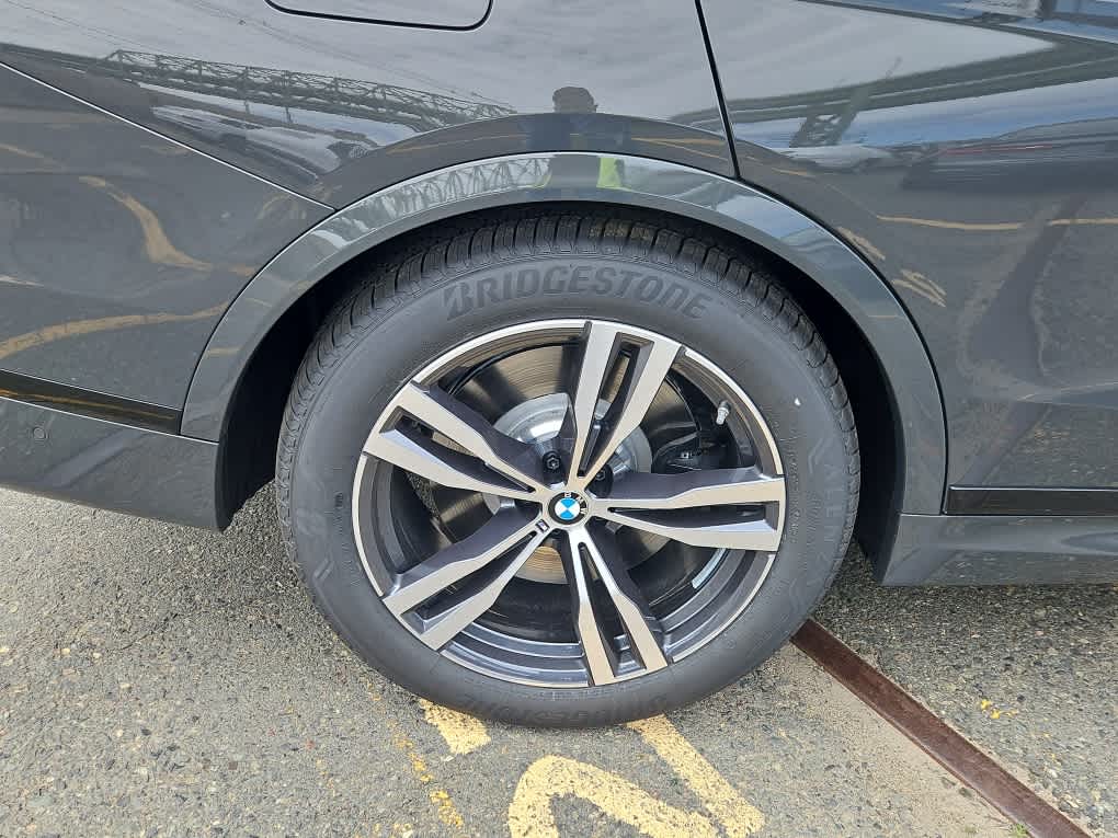 new 2026 BMW X7 car, priced at $121,525