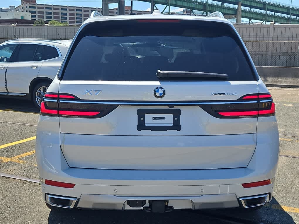 new 2025 BMW X7 car, priced at $92,175