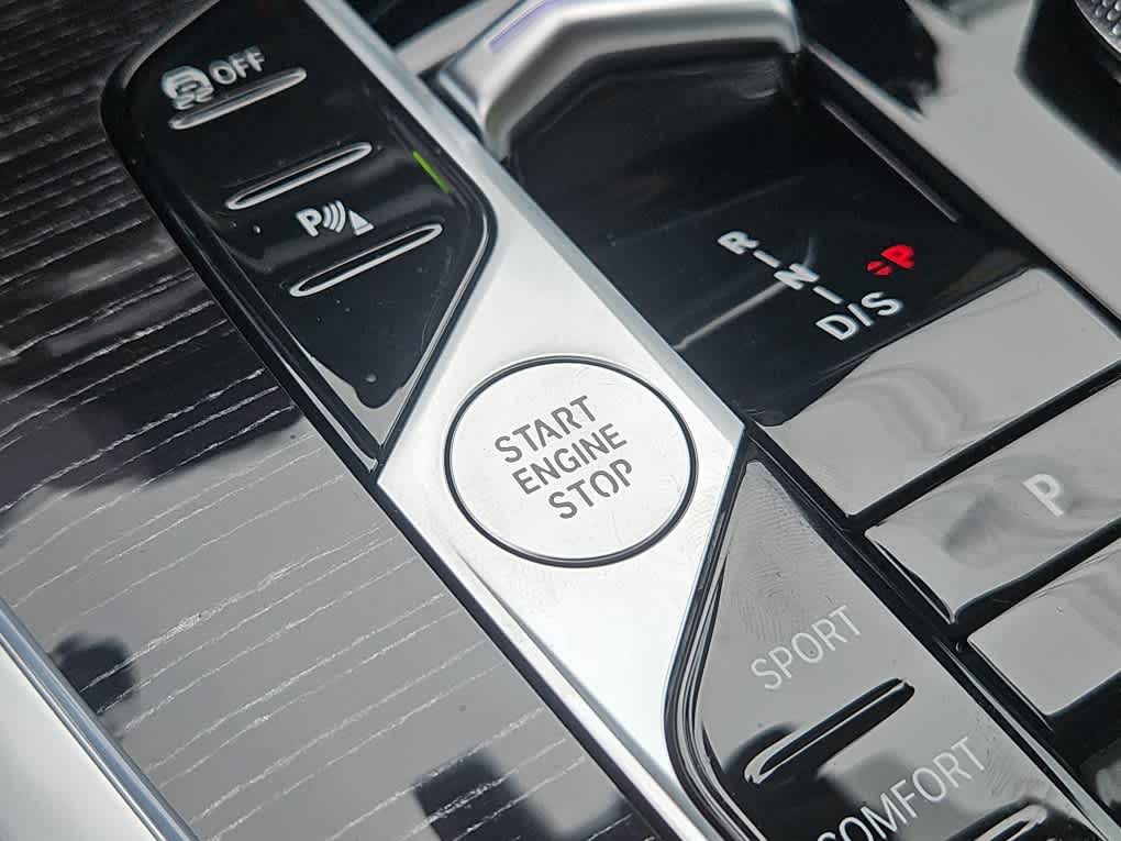 new 2026 BMW X7 car, priced at $97,115