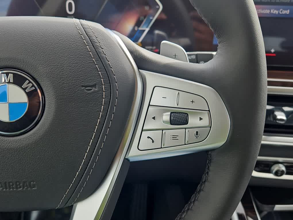 new 2025 BMW X7 car, priced at $88,025