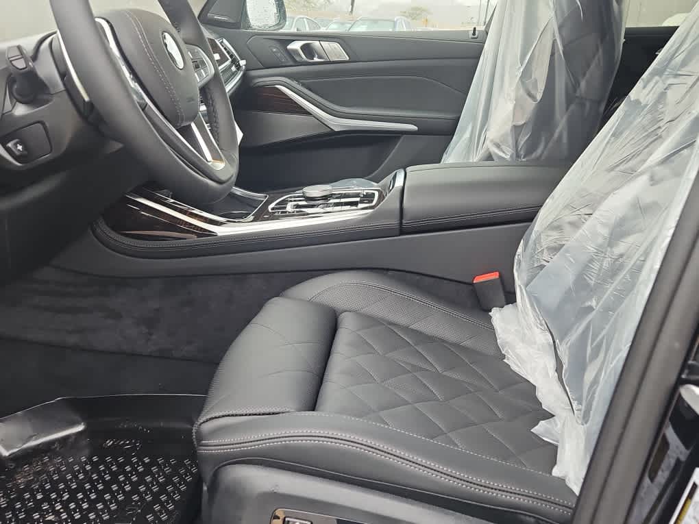 new 2026 BMW X7 car, priced at $92,575