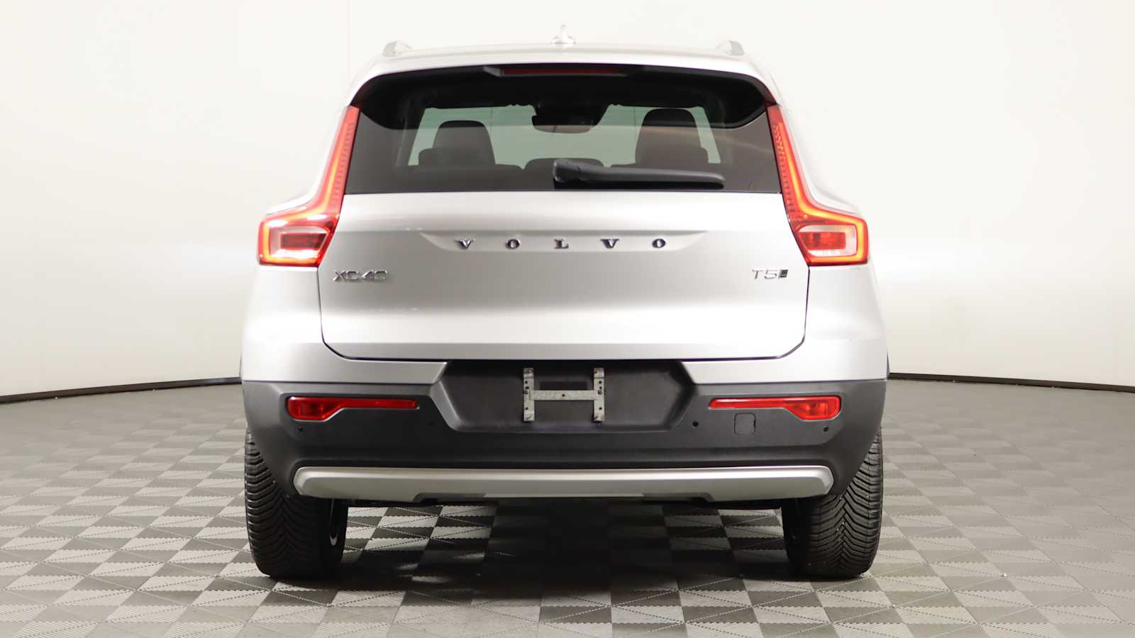 used 2019 Volvo XC40 car, priced at $23,698