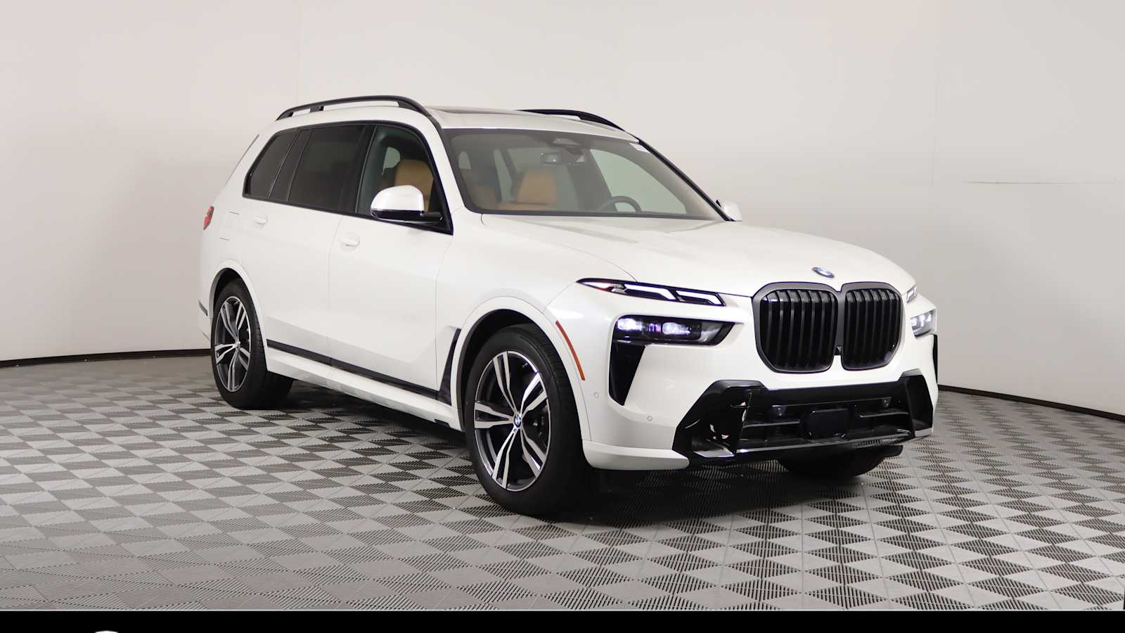 new 2025 BMW X7 car, priced at $93,275