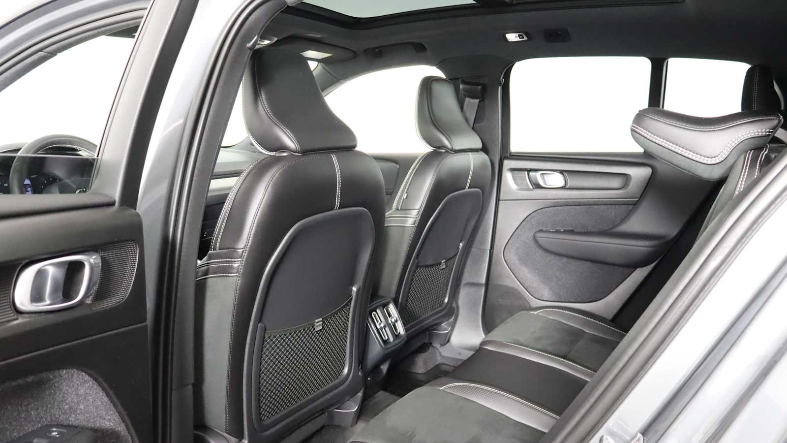used 2019 Volvo XC40 car, priced at $24,698
