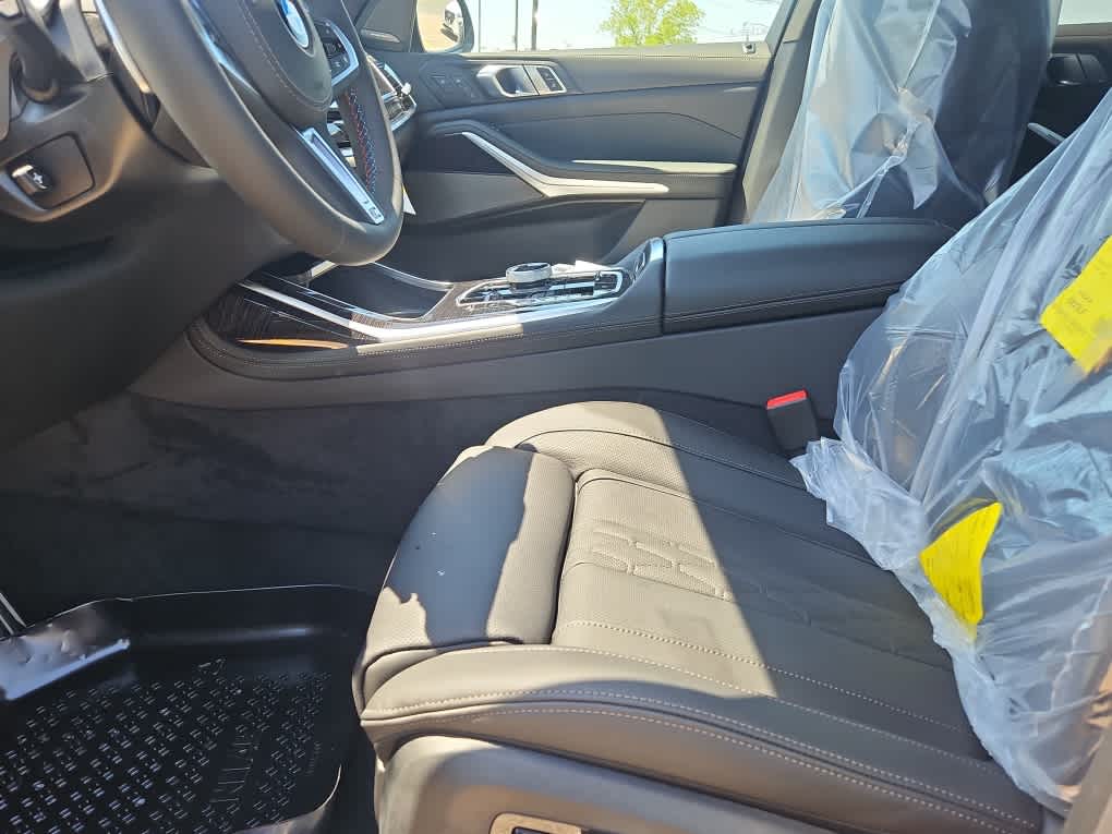 new 2026 BMW X7 car, priced at $119,805