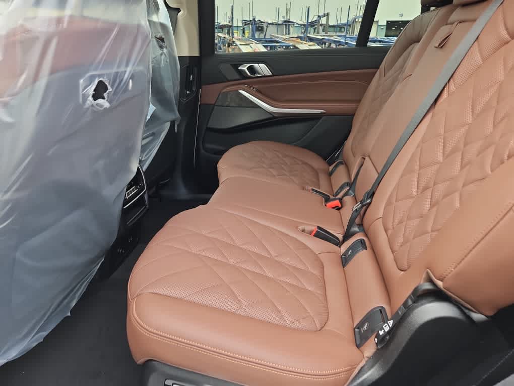 new 2025 BMW X7 car, priced at $92,975