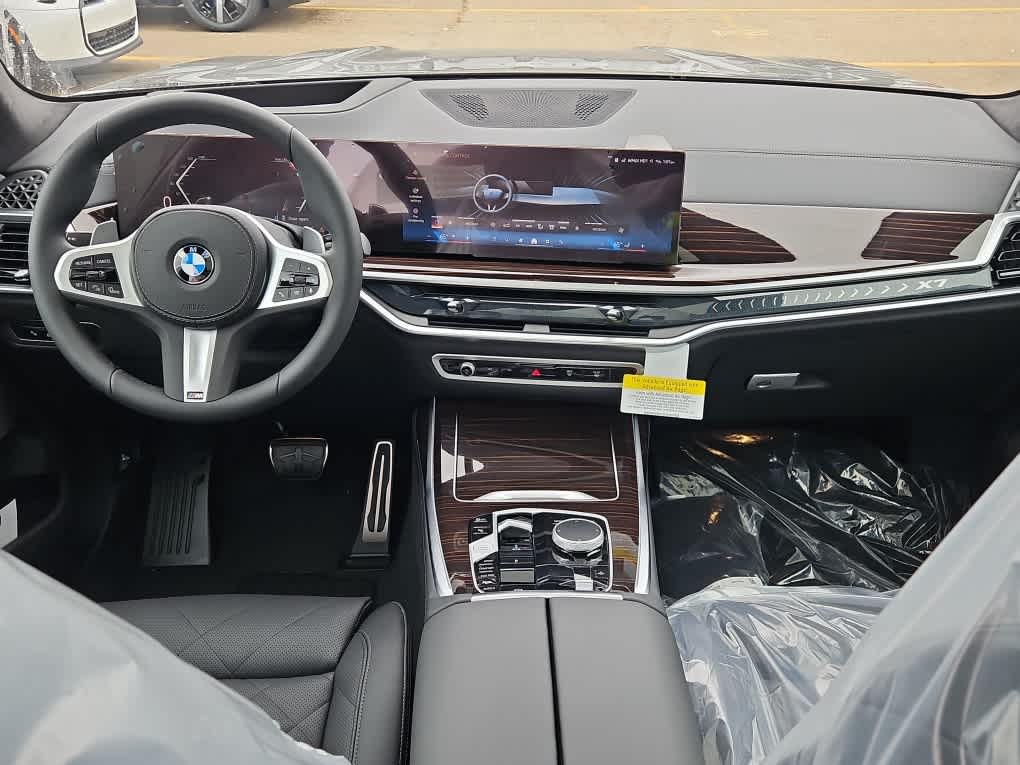 new 2025 BMW X7 car, priced at $91,700