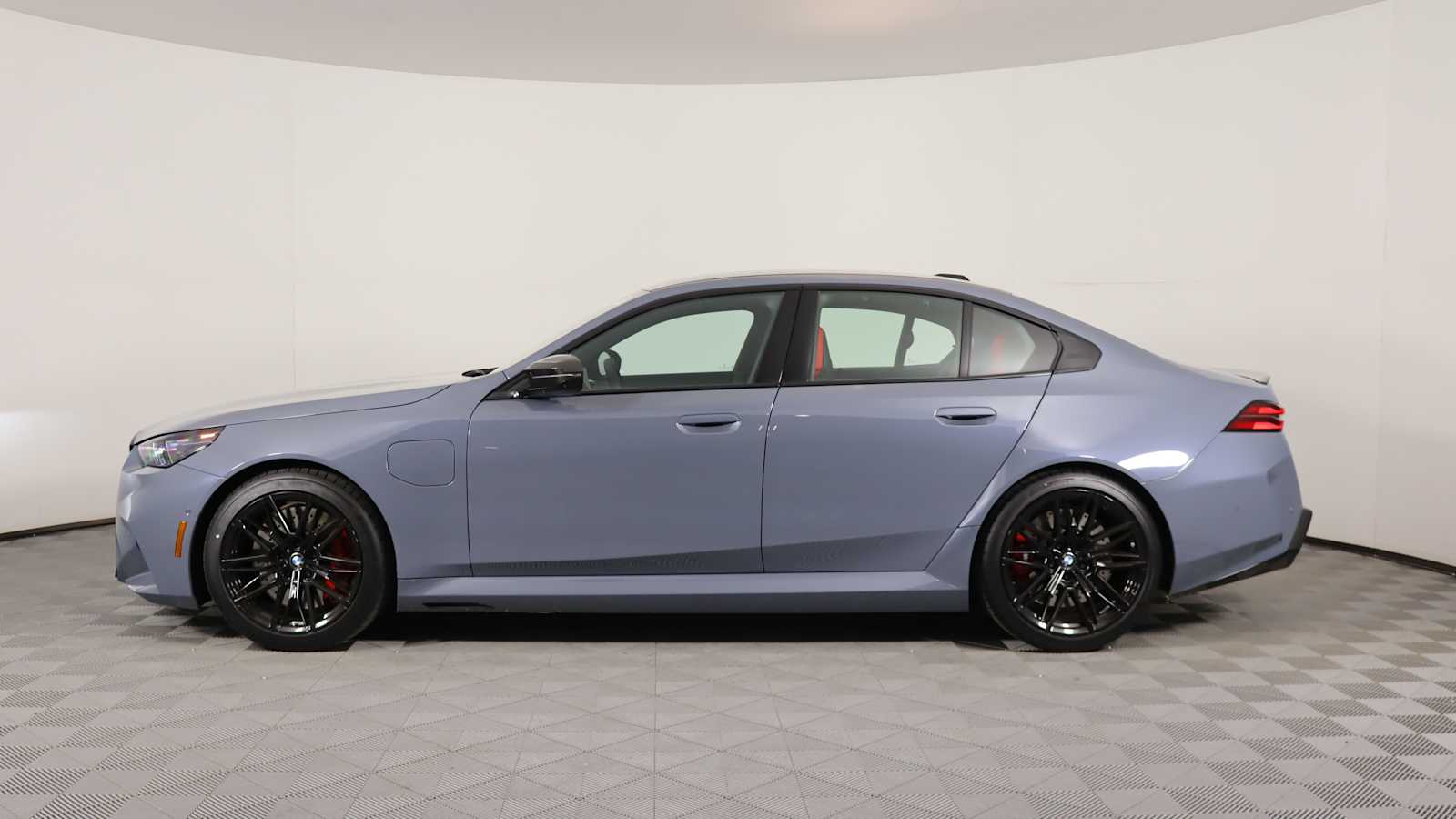 new 2025 BMW M5 car, priced at $131,125