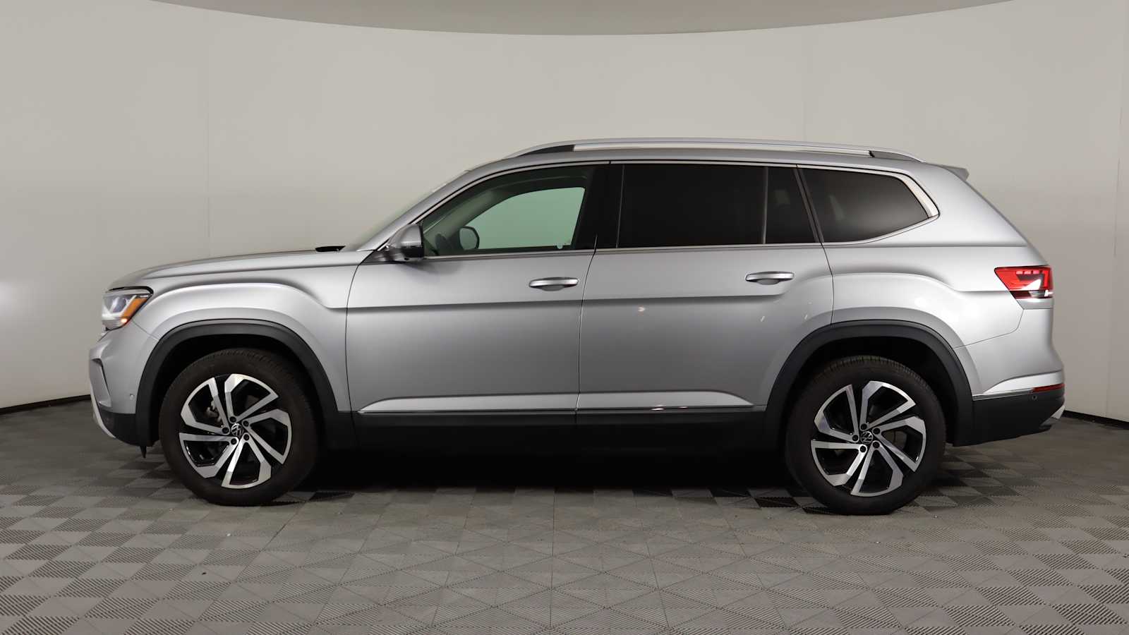 used 2021 Volkswagen Atlas car, priced at $26,698