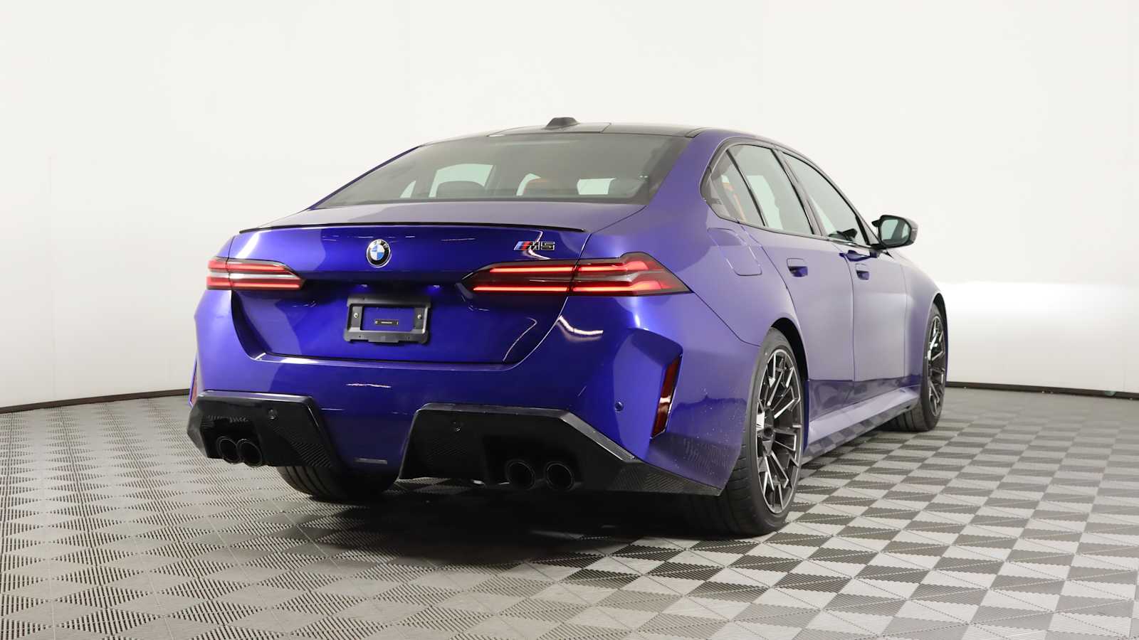 new 2025 BMW M5 car, priced at $129,625