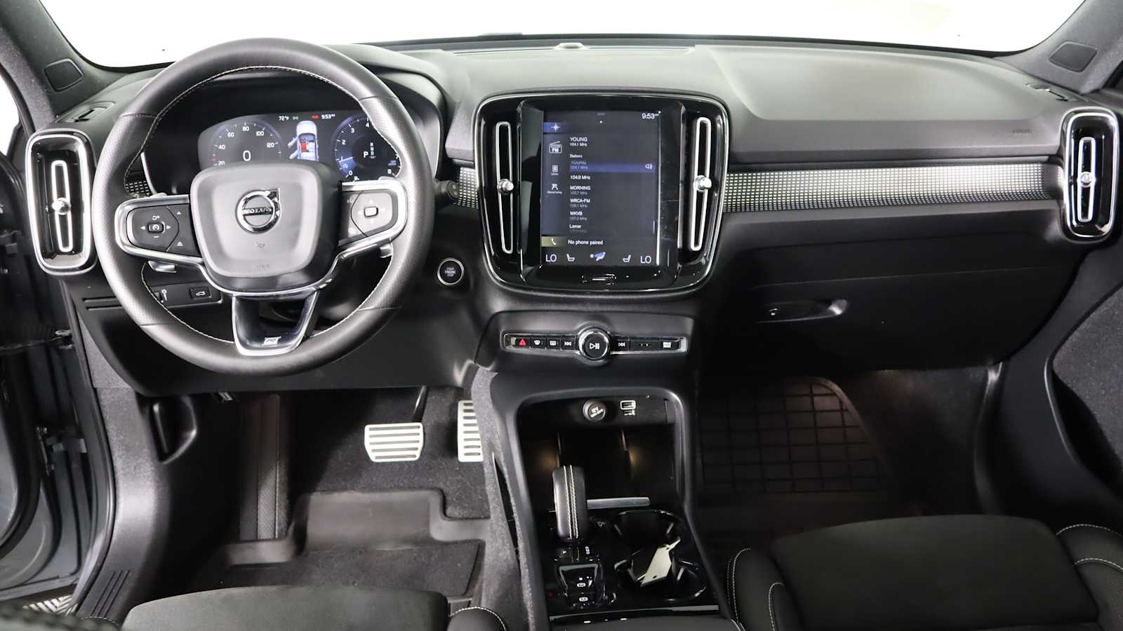 used 2019 Volvo XC40 car, priced at $24,698