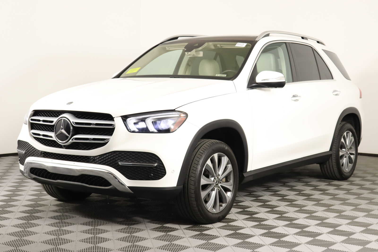 used 2020 Mercedes-Benz GLE 350 car, priced at $42,898
