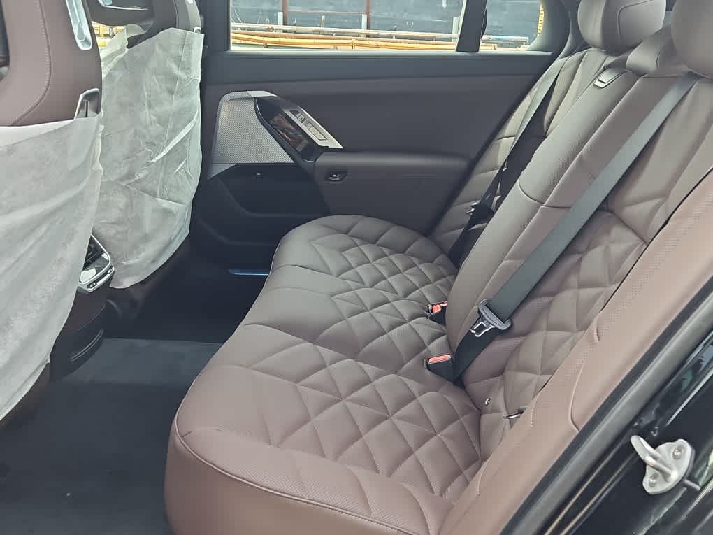 new 2025 BMW 7-Series car, priced at $107,150