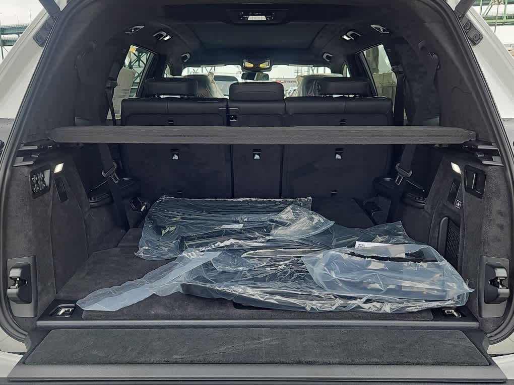 new 2026 BMW X7 car, priced at $97,115