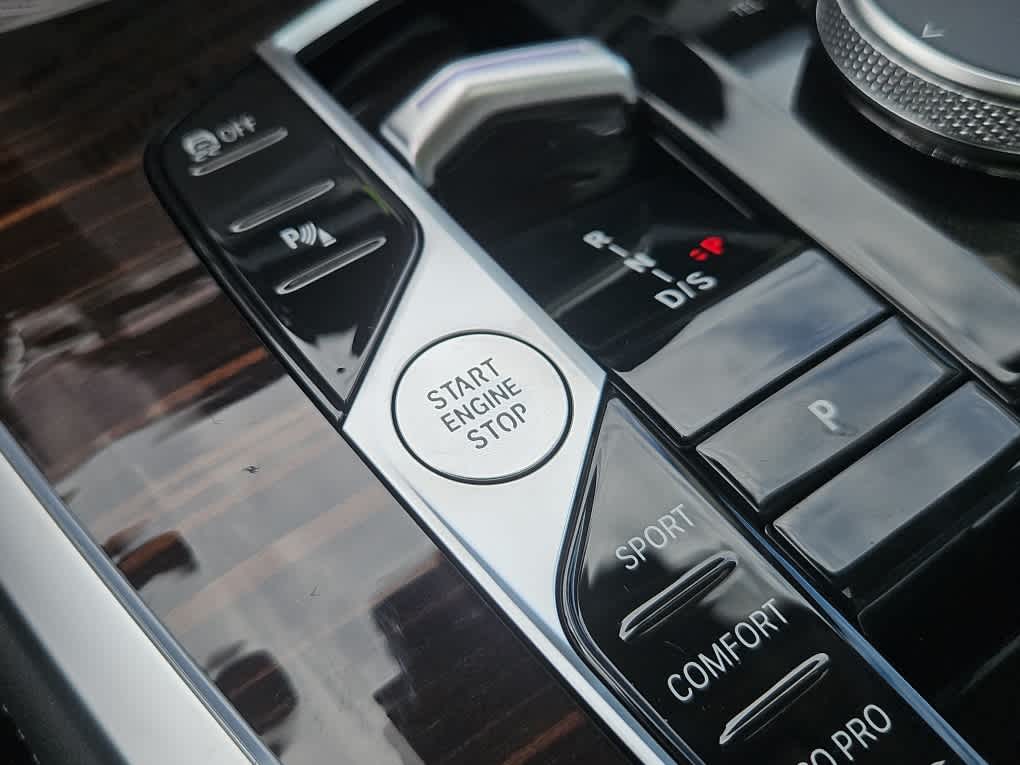 new 2026 BMW X7 car, priced at $94,215