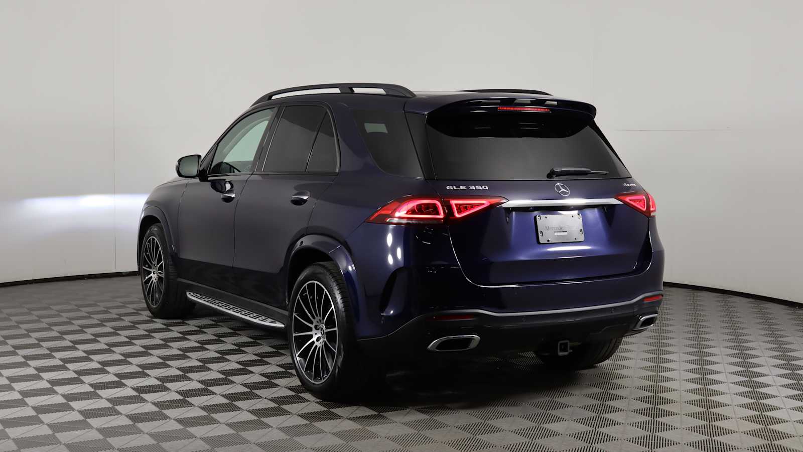 used 2021 Mercedes-Benz GLE 350 car, priced at $39,798