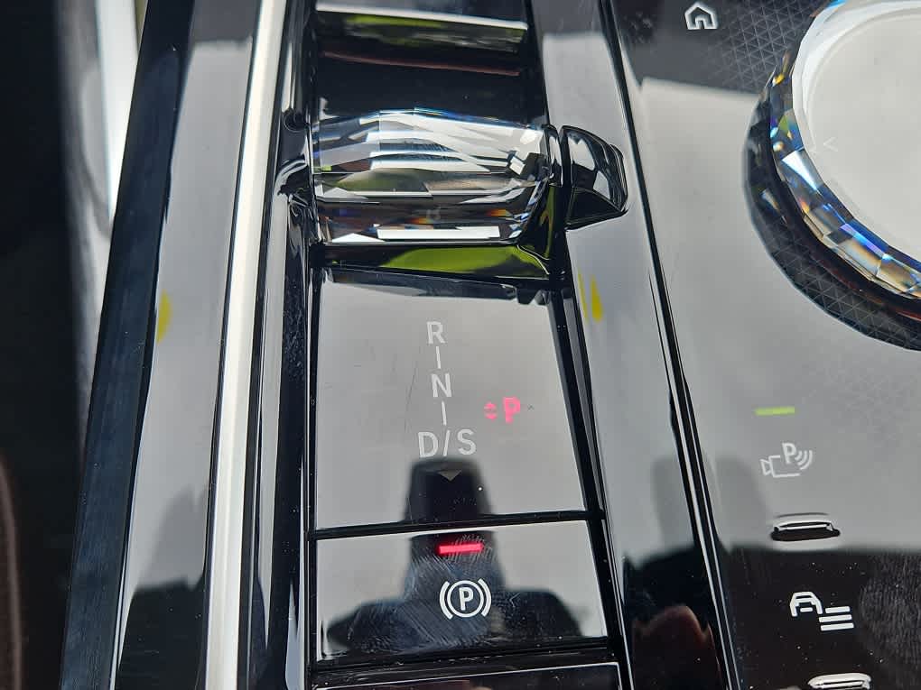 new 2025 BMW 7-Series car, priced at $107,150