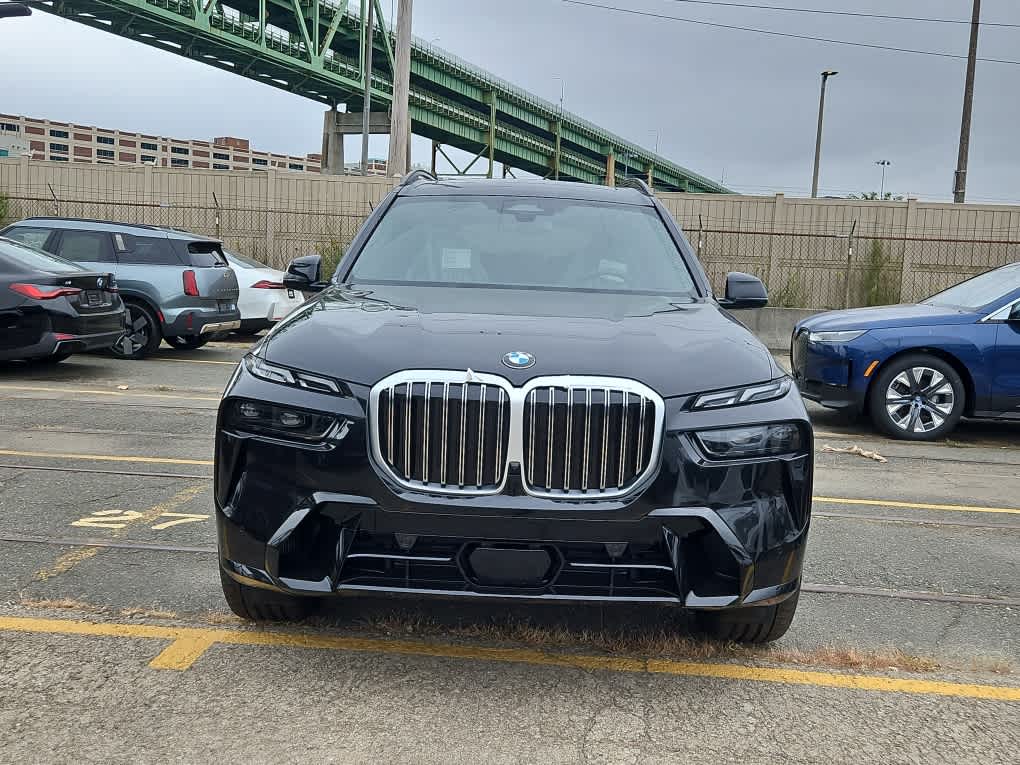 new 2025 BMW X7 car, priced at $91,700