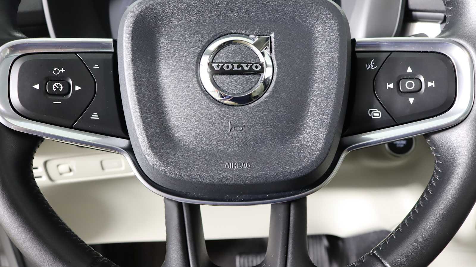 used 2019 Volvo XC40 car, priced at $23,698