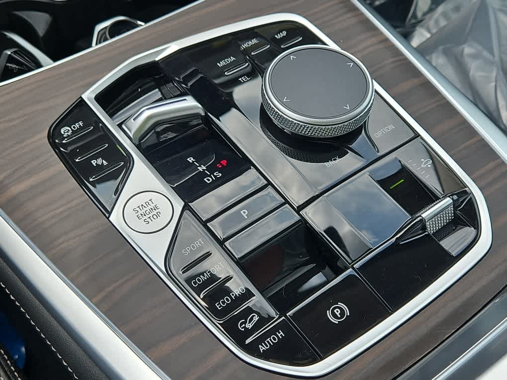 new 2025 BMW X7 car, priced at $91,525