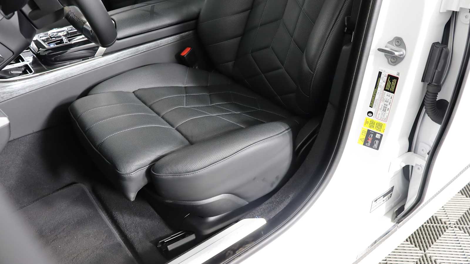 used 2024 BMW i7 car, priced at $112,398