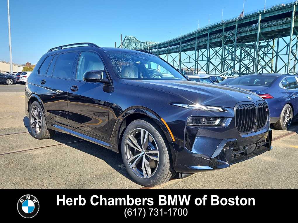 new 2025 BMW X7 car, priced at $119,370