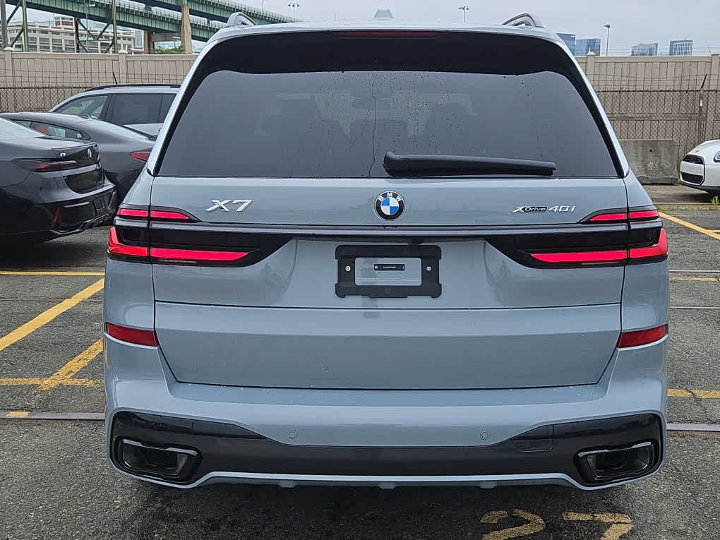 new 2026 BMW X7 car, priced at $99,575