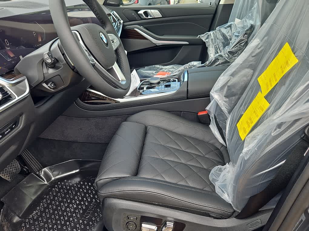 new 2026 BMW X7 car, priced at $94,215