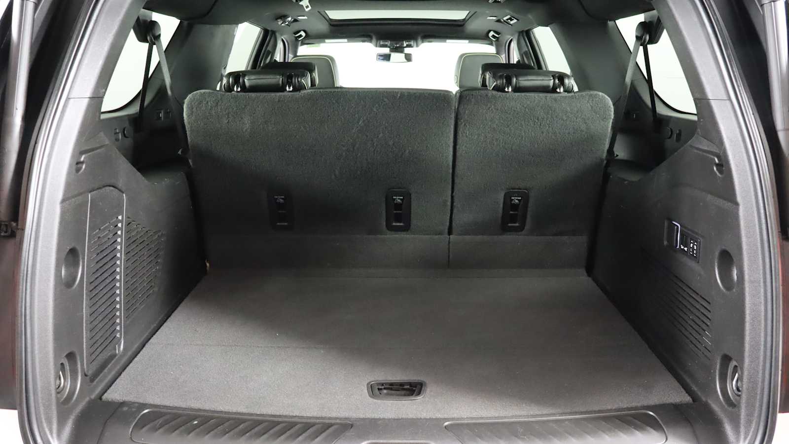 used 2022 GMC Yukon XL car, priced at $51,898