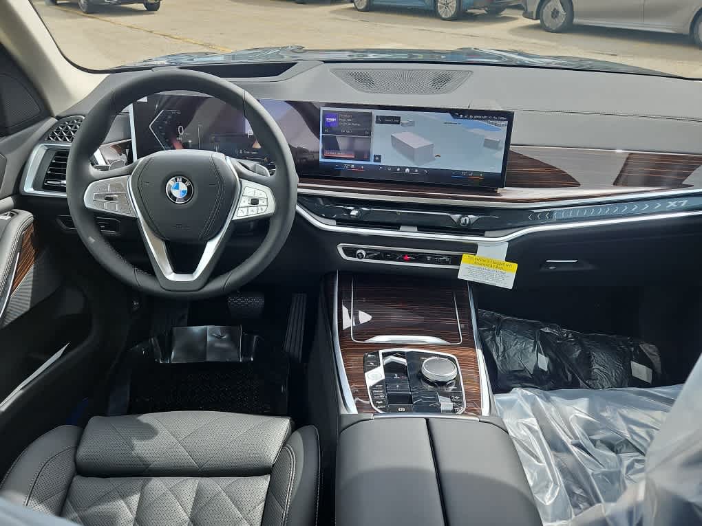 new 2025 BMW X7 car, priced at $88,025